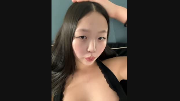 Aiko_Yumi StripChat Female 05-02-2025
