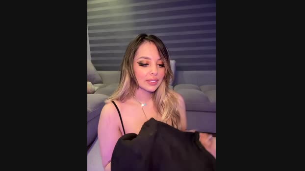 Alirawrz StripChat Female 05-02-2025