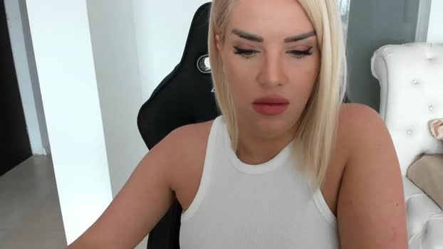 Allesia_ MyFreeCams Female 06-02-2025