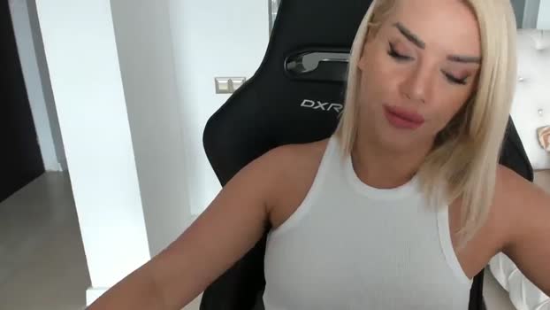 Allesia_ MyFreeCams Female 06-02-2025