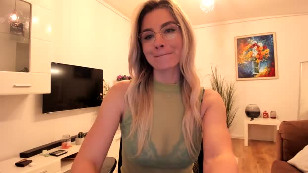 AlyMiss MyFreeCams Female 06-02-2025