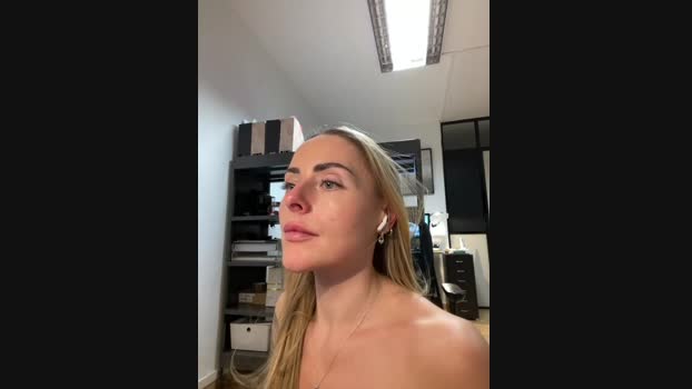 EmaSalis StripChat Female 05-02-2025