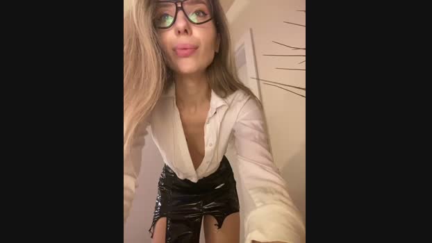LiaraTesoni StripChat Female 05-02-2025