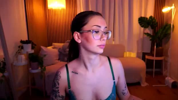 Naomii18 MyFreeCams Female 05-02-2025