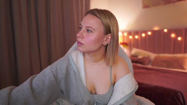 Selena_Flowers_ StripChat Female 05-02-2025