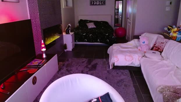 Serafina MyFreeCams Female 05-02-2025