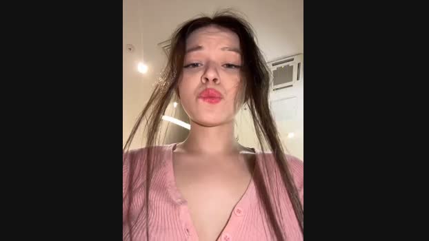 Times__Square StripChat Female 06-02-2025