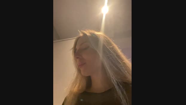 LiaraTesoni StripChat Female 06-02-2025