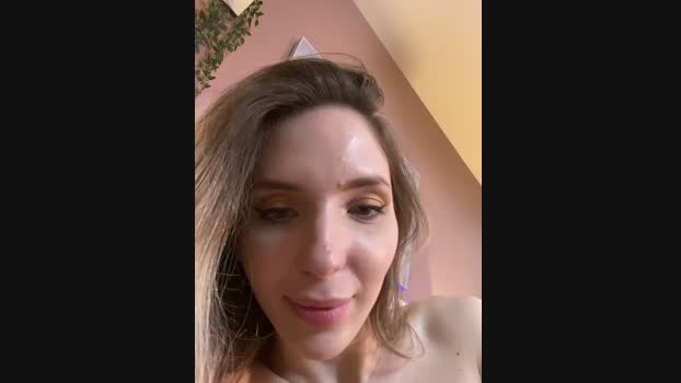 LiaraTesoni StripChat Female 06-02-2025