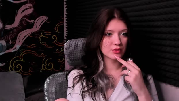 Lina_Vi StripChat Female 06-02-2025