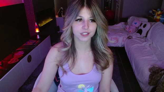 Serafina MyFreeCams Female 06-02-2025