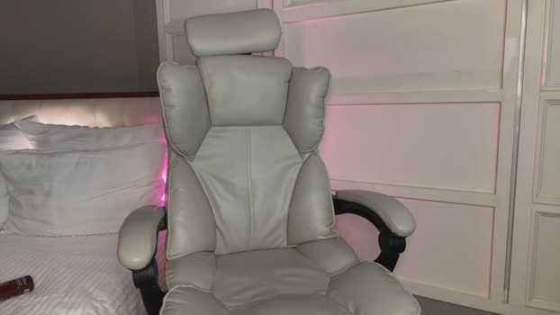 UrLillShy StripChat Female 06-02-2025