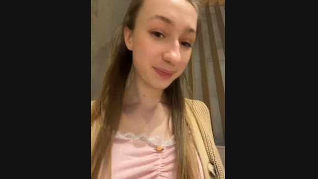 Lia__Love StripChat Female 08-02-2025