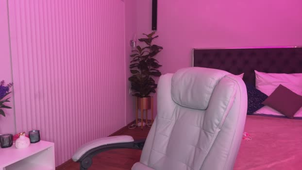 XtraHotX StripChat Female 07-02-2025