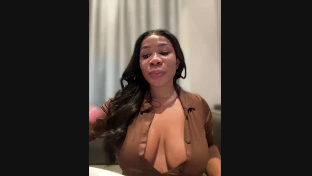 Belle___ StripChat Female 08-02-2025