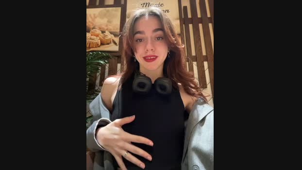 Lily__Belle StripChat Female 08-02-2025