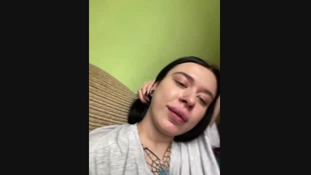 PrettyBlade StripChat Female 08-02-2025