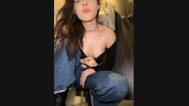 Times__Square StripChat Female 09-02-2025