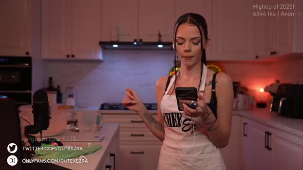 ezra Chaturbate Female 08-02-2025