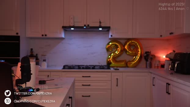 ezra Chaturbate Female 08-02-2025