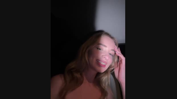 EvieEvans StripChat Female 09-02-2025