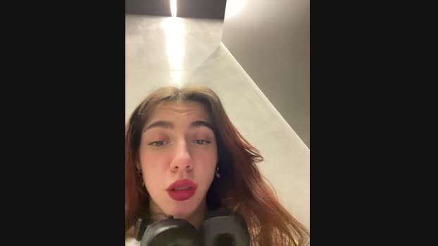 Lily__Belle StripChat Female 09-02-2025