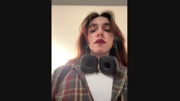 Lily__Belle StripChat Female 09-02-2025