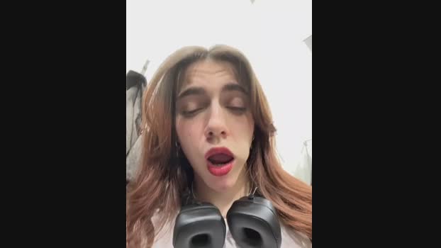 Lily__Belle StripChat Female 09-02-2025