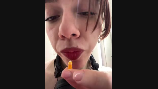 Lily__Belle StripChat Female 10-02-2025