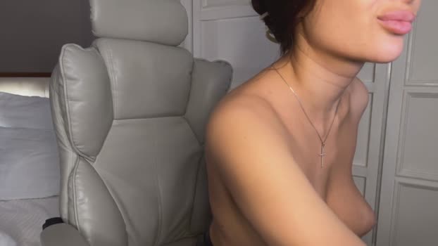 UrLillShy StripChat Female 09-02-2025