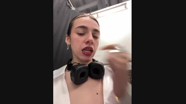 Lily__Belle StripChat Female 11-02-2025