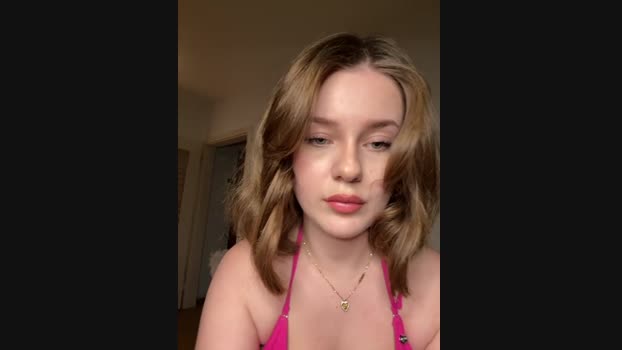 MaribelRiver StripChat Female 10-02-2025