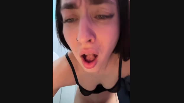 Holly_Play StripChat Female 12-02-2025