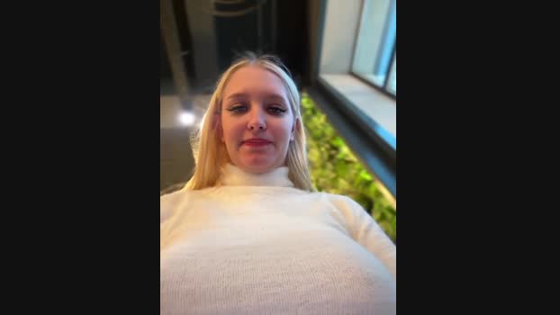 Milkyy_wway StripChat Female 12-02-2025