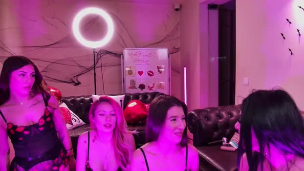 PeachesBeCrazyX StripChat Female 11-02-2025