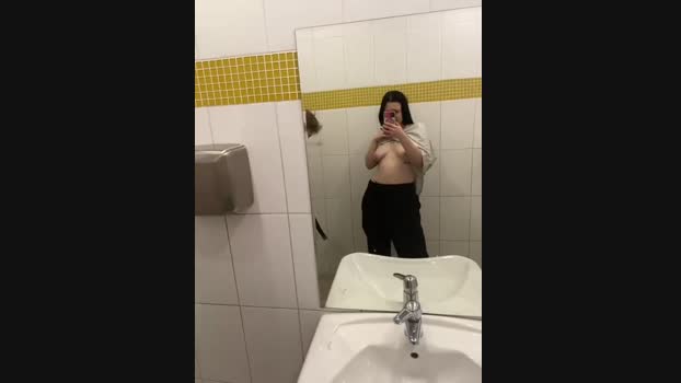 PrettyBlade StripChat Female 11-02-2025