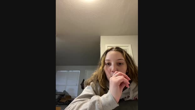 hunnybee_alleh StripChat Female 11-02-2025