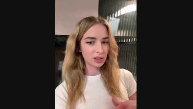 EvieEvans StripChat Female 12-02-2025