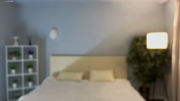 LauraTanguy StripChat Female 12-02-2025