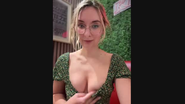 The_Snowwhitee StripChat Female 12-02-2025