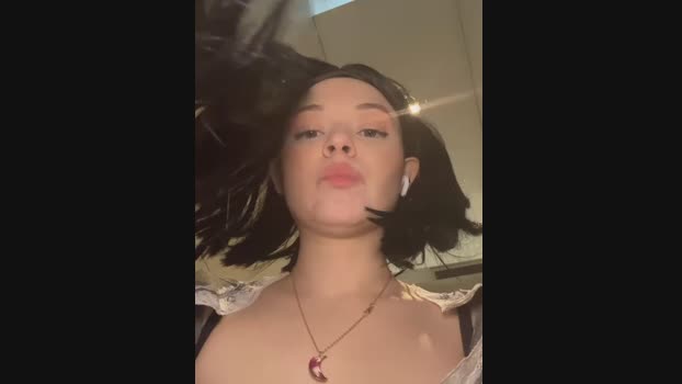 Times__Square StripChat Female 13-02-2025