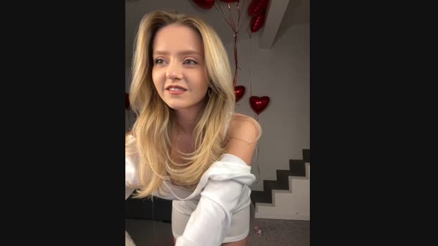 Emeli_Blur StripChat Female 13-02-2025