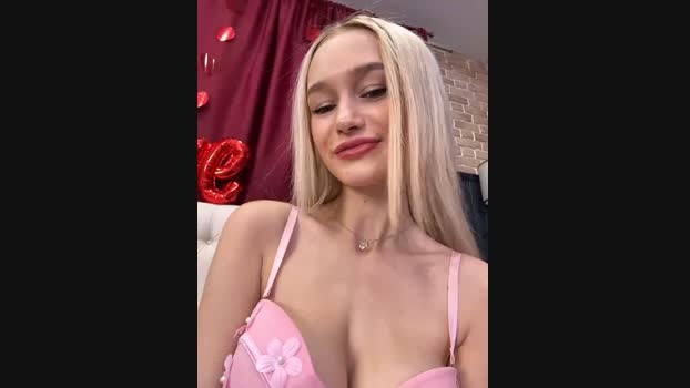 KristinaDane StripChat Female 13-02-2025