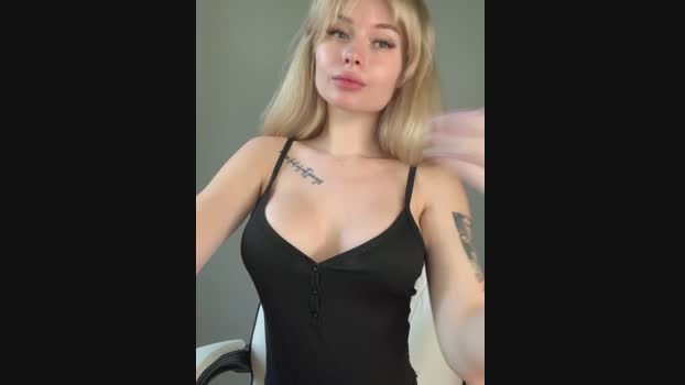 Vladamais StripChat Female 14-02-2025