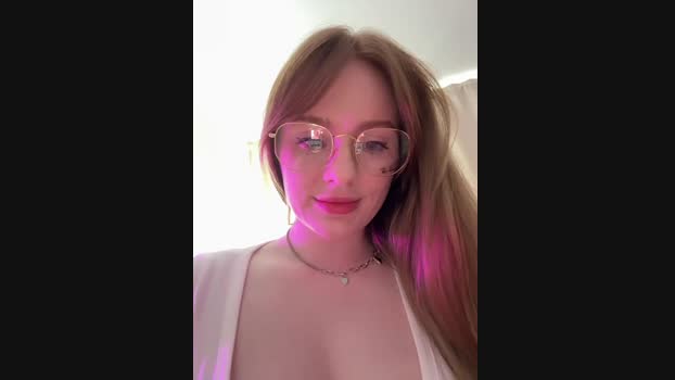 CaseyCumFace StripChat Female 16-02-2025