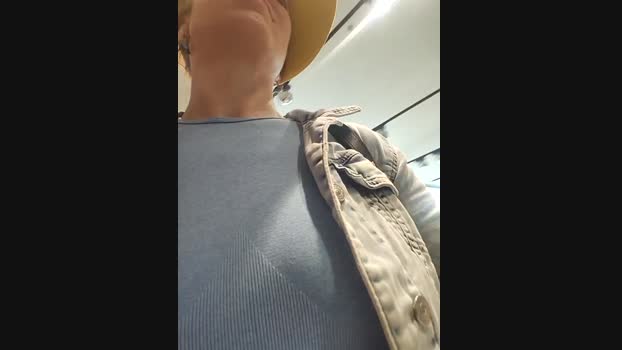 Exhibitionsplit StripChat Female 17-02-2025