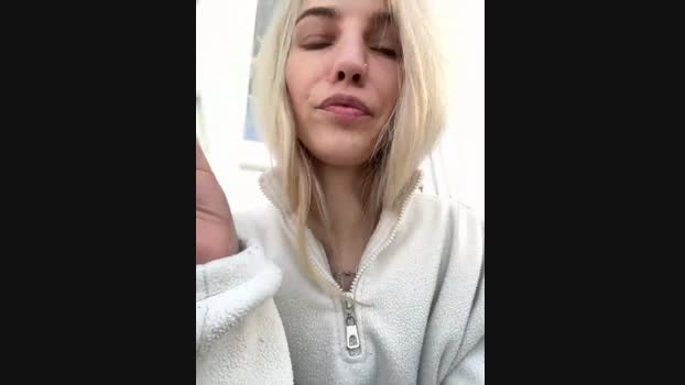 Adelina0001 StripChat Female 17-02-2025