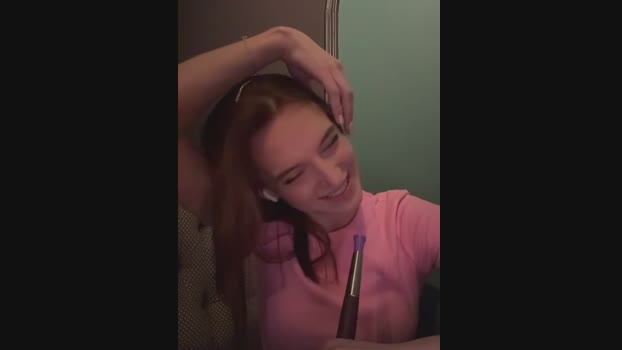 -AngelAri- StripChat Female 18-02-2025