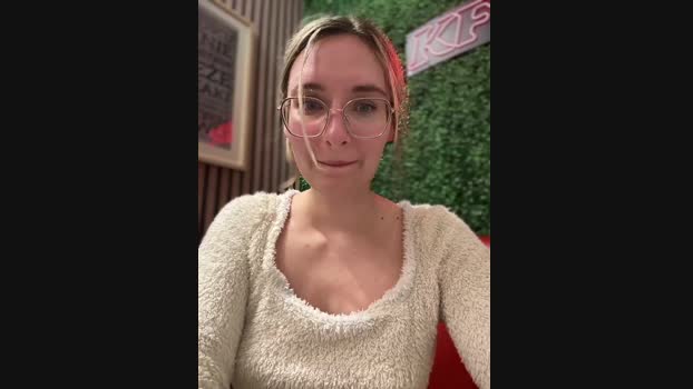 The_Snowwhitee StripChat Female 18-02-2025