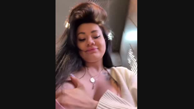 Wet__Bunny StripChat Female 18-02-2025